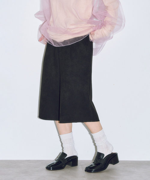 CITYSHOP（シティーショップ）の「FAUX SUEDE SHORTS：ハーフパンツ（その他パンツ・レディース・ブラック/グレー・38/36）」の3枚目の写真