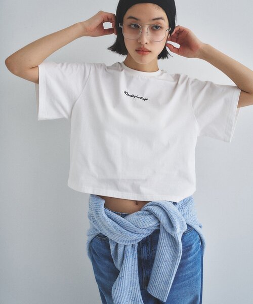 NEEDBY heritage(ニードバイヘリテージ)の「NEEDBY heritage|CROPPED TEE(Tシャツ/カットソー・レディース・グレー/ホワイト・00)」の3枚目の写真