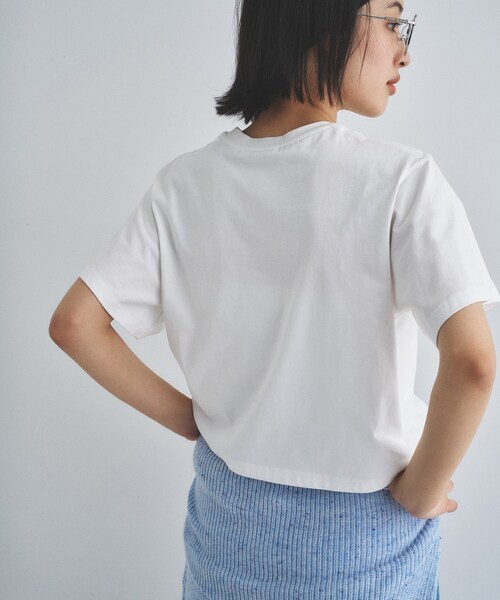 NEEDBY heritage(ニードバイヘリテージ)の「NEEDBY heritage|CROPPED TEE(Tシャツ/カットソー・レディース・グレー/ホワイト・00)」の4枚目の写真