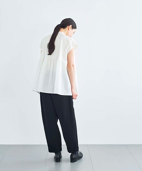 HAU(ハウ)の「ブラウス "little tuck"(シャツ/ブラウス・レディース・ホワイト/ネイビー・MEDIUM)」の4枚目の写真