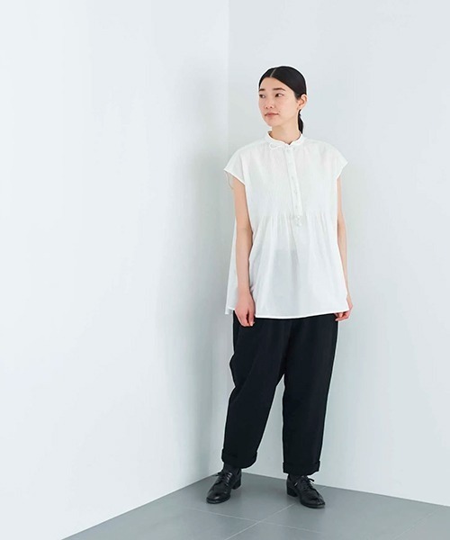 HAU(ハウ)の「ブラウス "little tuck"(シャツ/ブラウス・レディース・ホワイト/ネイビー・MEDIUM)」の9枚目の写真