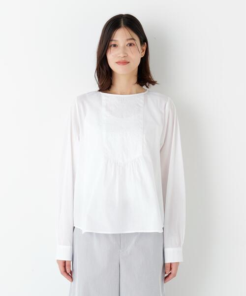 human woman(ヒューマンウーマン)の「◆【ウォッシャブル】インドキルトヨークノーカラーブラウス(シャツ/ブラウス・レディース・カーキ/ホワイト・MEDIUM)」の12枚目の写真