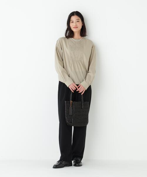 human woman(ヒューマンウーマン)の「◆【ウォッシャブル】インドキルトヨークノーカラーブラウス(シャツ/ブラウス・レディース・カーキ/ホワイト・MEDIUM)」の17枚目の写真
