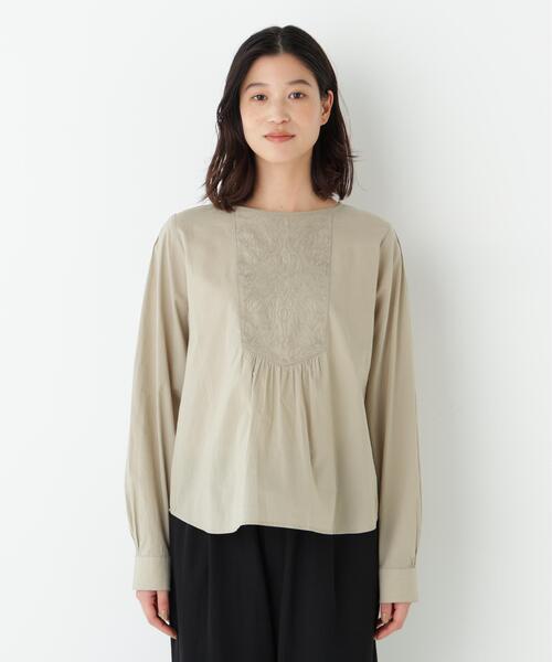 human woman(ヒューマンウーマン)の「◆【ウォッシャブル】インドキルトヨークノーカラーブラウス(シャツ/ブラウス・レディース・カーキ/ホワイト・MEDIUM)」の19枚目の写真