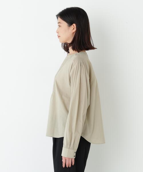 human woman(ヒューマンウーマン)の「◆【ウォッシャブル】インドキルトヨークノーカラーブラウス(シャツ/ブラウス・レディース・カーキ/ホワイト・MEDIUM)」の20枚目の写真
