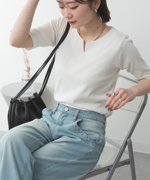 aity(アイティ)の「M-4L キーネック コットン5分袖Tシャツ 夏服(Tシャツ/カットソー・レディース・カーキ/オフホワイト/ブラック/グレイッシュベージュ/杢グレー・4L/3L/LL/L/M)」の2枚目の写真