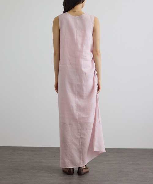 SALON adam et rope'（サロン アダム エ ロペ）の「リネンドロストノースリーブワンピース / GENTLE LINEN（ワンピース・レディース・ピンク/ブラック/グレー・FREE）」の4枚目の写真