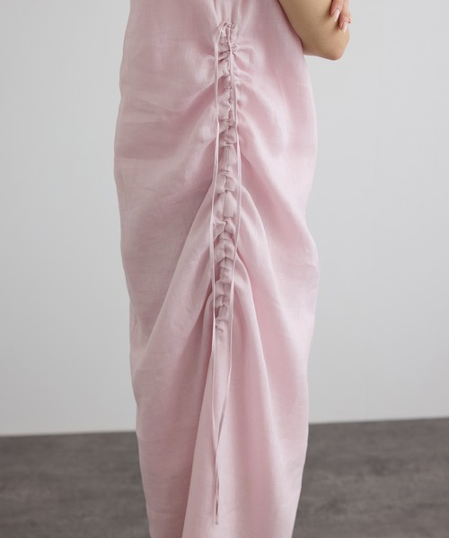 SALON adam et rope'（サロン アダム エ ロペ）の「リネンドロストノースリーブワンピース / GENTLE LINEN（ワンピース・レディース・ピンク/ブラック/グレー・FREE）」の9枚目の写真