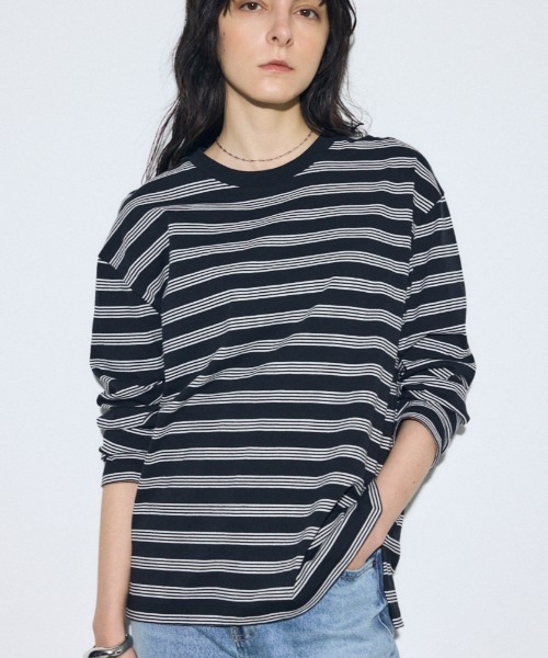 AZUL by moussy（アズールバイマウジー）の「マルチボーダー長袖トップス（Tシャツ/カットソー・レディース・ブラック系その他/ブルー系その他/イエロー系その他・FREE）」の2枚目の写真
