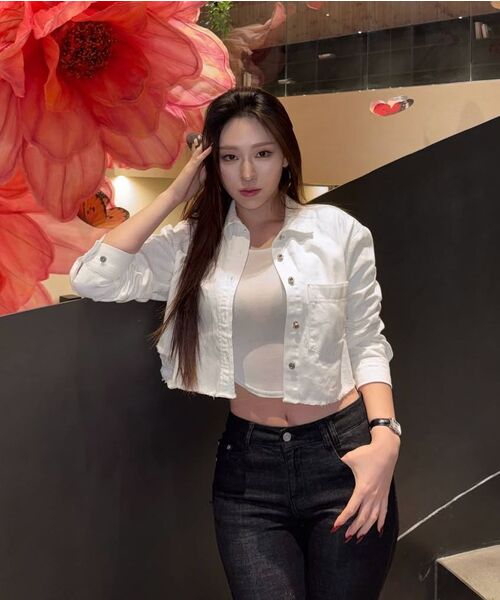 DECET WOMEN(デケット ウーマン)の「Cropped Damage Denim Shirts DCWSH004WHITE(シャツ/ブラウス・レディース・その他・LARGE/SMALL/MEDIUM)」の2枚目の写真