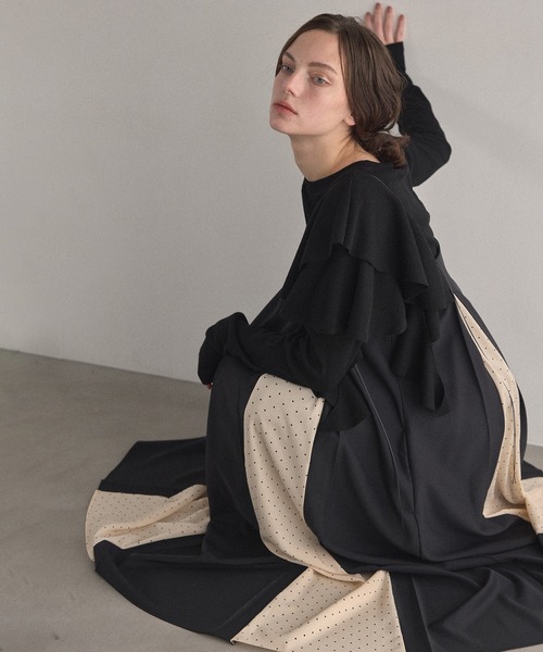 MIELI INVARIANT（ミエリインヴァリアント）の「Asymmetry Ruffle Long Tee（Tシャツ/カットソー・レディース・アイボリー/ブラック/グレー・FREE）」の13枚目の写真