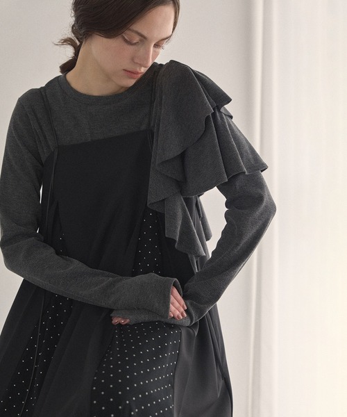 MIELI INVARIANT（ミエリインヴァリアント）の「Asymmetry Ruffle Long Tee（Tシャツ/カットソー・レディース・アイボリー/ブラック/グレー・FREE）」の18枚目の写真