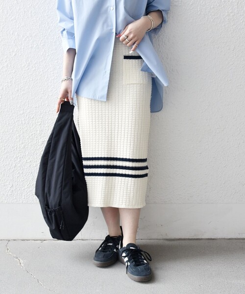 SHIPS any（シップス エニィ）の「SHIPS any:〈手洗い可能〉バスケット編み 配色 ライン タイト スカート（スカート・レディース・オフホワイト/ブラック・ONE SIZE）」の5枚目の写真
