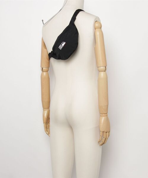 FIRST DOWN(ファーストダウン)の「【FIRST DOWN/ファーストダウン】LIGHT MINI BODYBAG/軽量ミニボディバッグ(ボディバッグ/ウエストポーチ・メンズ・ブラック・FREE)」の19枚目の写真