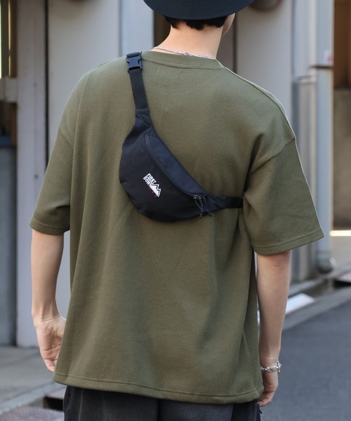 FIRST DOWN(ファーストダウン)の「【FIRST DOWN/ファーストダウン】LIGHT MINI BODYBAG/軽量ミニボディバッグ(ボディバッグ/ウエストポーチ・メンズ・ブラック・FREE)」の3枚目の写真