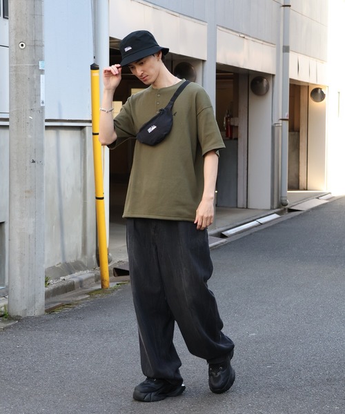 FIRST DOWN(ファーストダウン)の「【FIRST DOWN/ファーストダウン】LIGHT MINI BODYBAG/軽量ミニボディバッグ(ボディバッグ/ウエストポーチ・メンズ・ブラック・FREE)」の4枚目の写真