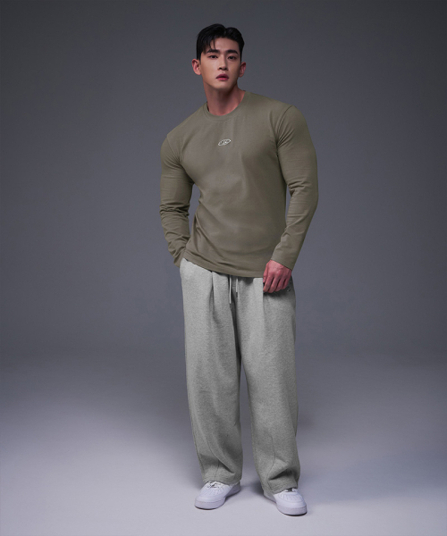 BORN TO WIN（ボーントゥウィン）の「SILVER B LOGO MUSCLE FIT LONG SLEEVE [KHAKI]（Tシャツ/カットソー・メンズ・その他・1/2/4/3）」の3枚目の写真
