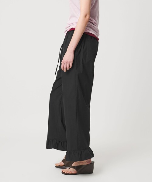 AEWEN MATOPH（イウエン マトフ）の「＜AEWEN MATOPH＞フリルクロップドパンツ（その他パンツ・レディース・ブラック/ホワイト・36/38）」の7枚目の写真