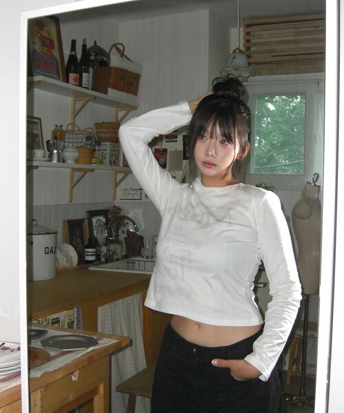 AMESWORLDWIDE（アメスワールドワイド）の「BIG TYPO LONGSLEEVE TEE WHITE（Tシャツ/カットソー・レディース・その他・SMALL/MEDIUM/LARGE）」の2枚目の写真