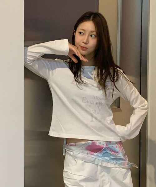 AMESWORLDWIDE（アメスワールドワイド）の「BIG TYPO LONGSLEEVE TEE WHITE（Tシャツ/カットソー・レディース・その他・SMALL/MEDIUM/LARGE）」の3枚目の写真