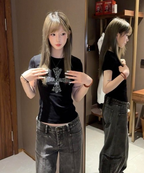lilful(リルフル)の「【26年春夏新作】クロスレタリングプリント タイトフィットピチT(Tシャツ/カットソー・レディース・ブラック・M/S)」の16枚目の写真