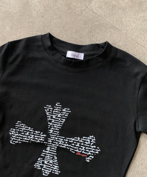 lilful(リルフル)の「【26年春夏新作】クロスレタリングプリント タイトフィットピチT(Tシャツ/カットソー・レディース・ブラック・M/S)」の22枚目の写真