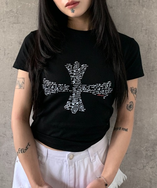 lilful(リルフル)の「【26年春夏新作】クロスレタリングプリント タイトフィットピチT(Tシャツ/カットソー・レディース・ブラック・M/S)」の19枚目の写真