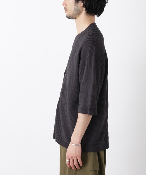 NANO universe（ナノユニバース）の「エアリードレープ ニットカーディガン 5分袖（カーディガン/ボレロ・メンズ・ネイビー/グリーン/チャコール/イエロー・L/M）」の14枚目の写真