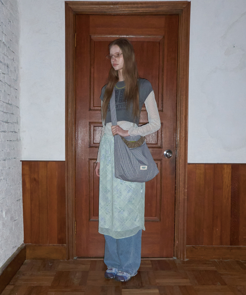MAISON CREME(メゾンクレム)の「Check Frill reversible bag_Dusty blue(メッセンジャーバッグ・レディース・その他・FREE)」の6枚目の写真