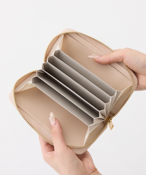 LouLoumei（ルルミー）の「【LouLoumei】アクリルスタンドケース（ポーチ・レディース・ピンクベージュ/サックスブルー/ブラック/アイボリー・FREE）」の5枚目の写真