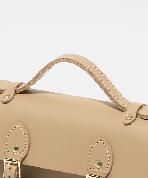 ODETTE E ODILE（オデットエオディール）の「＜CAMBRIDGE SATCHEL＞ TheMini（ショルダーバッグ・レディース・ベージュ・FREE）」の6枚目の写真