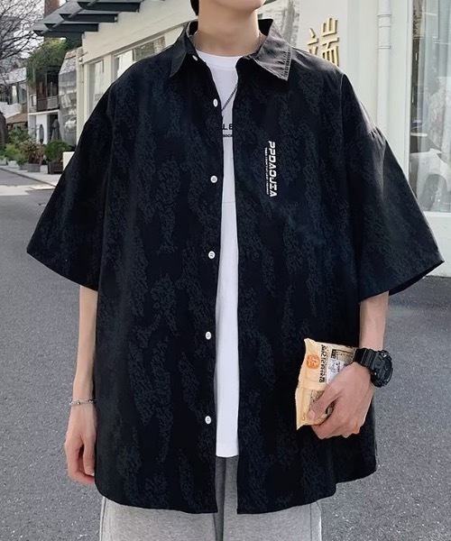 SHEPP(シープ)の「総柄 ニュアンスグラフィック ドロップショルダー 半袖シャツ(シャツ/ブラウス・メンズ・ホワイト/ブラック・L/M)」の12枚目の写真
