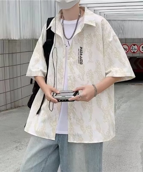 SHEPP(シープ)の「総柄 ニュアンスグラフィック ドロップショルダー 半袖シャツ(シャツ/ブラウス・メンズ・ホワイト/ブラック・L/M)」の3枚目の写真