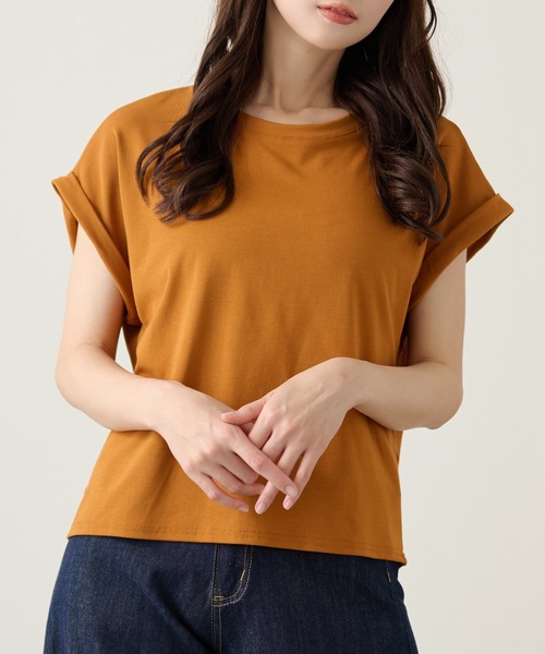 DAYRA（デイラ）の「ソリッドカラー ロール袖 ラウンドネック バックオープン プルオーバー（Tシャツ/カットソー・レディース・キャメル/ブルー/ブラック/グレー/ホワイト/アイボリー・FREE）」の6枚目の写真