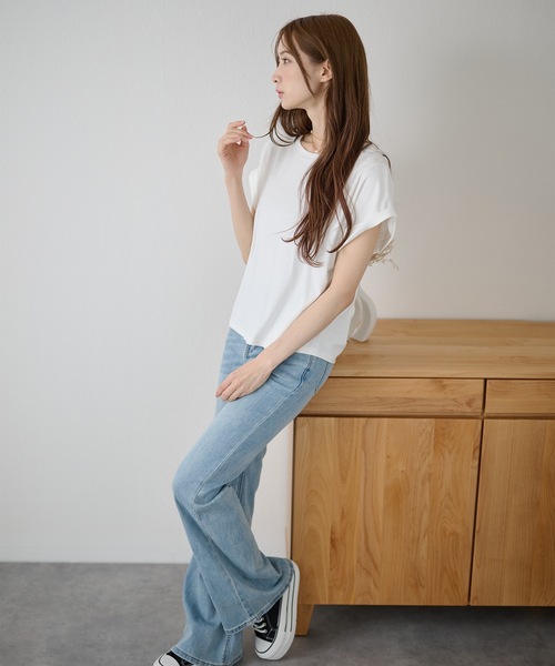 DAYRA（デイラ）の「ソリッドカラー ロール袖 ラウンドネック バックオープン プルオーバー（Tシャツ/カットソー・レディース・キャメル/ブルー/ブラック/グレー/ホワイト/アイボリー・FREE）」の13枚目の写真