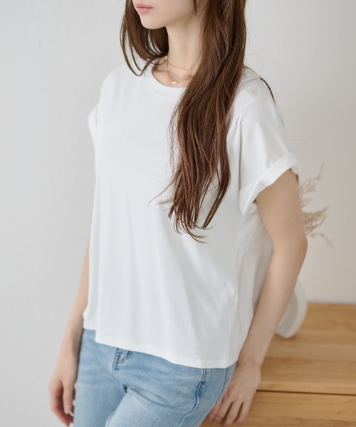 DAYRA（デイラ）の「ソリッドカラー ロール袖 ラウンドネック バックオープン プルオーバー（Tシャツ/カットソー・レディース・キャメル/ブルー/ブラック/グレー/ホワイト/アイボリー・FREE）」の14枚目の写真
