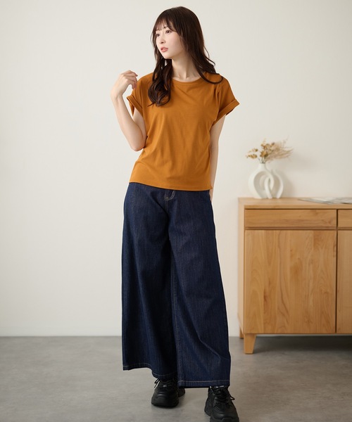 DAYRA（デイラ）の「ソリッドカラー ロール袖 ラウンドネック バックオープン プルオーバー（Tシャツ/カットソー・レディース・キャメル/ブルー/ブラック/グレー/ホワイト/アイボリー・FREE）」の22枚目の写真