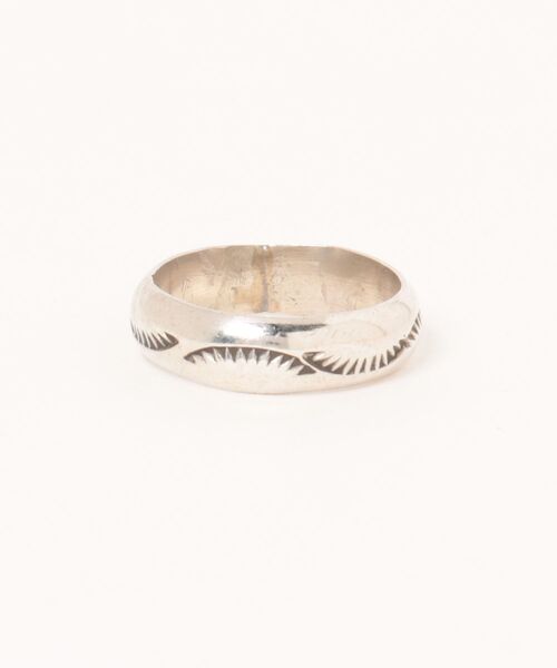Indian Jewelry（インディアンジュエリー）の「THEATER シアター ナバホデザインシルバーリング Made in USA（リング・レディース・シルバー系その他/シルバー系その他3/シルバー/シルバー系その他2・#16/#13/#14）」の2枚目の写真