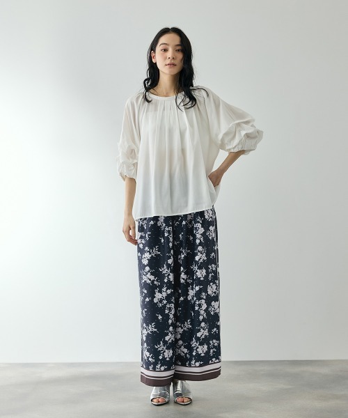 QUEENS COURT（クイーンズコート）の「パウダーサテンパネルプリントワイドパンツ（その他パンツ・レディース・ダークネイビー/ブラック系その他・M）」の4枚目の写真