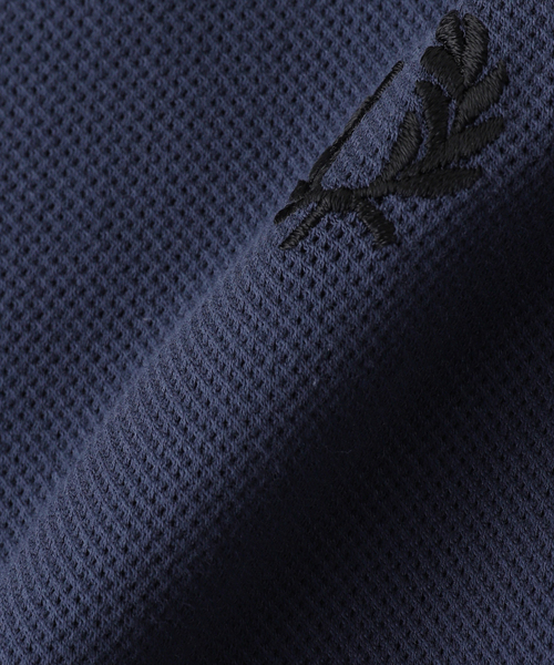 FRED PERRY(フレッドペリー)の「FRED PERRY / フレッドペリー COMPRESS MESH REVERE COLLAR S(シャツ/ブラウス・メンズ・ブラック/アイボリー/カーキ/ネイビー・MEDIUM/LARGE)」の9枚目の写真