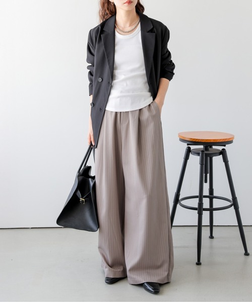 AMELY(エミリー)の「タックワイドイージーパンツ(その他パンツ・レディース・ネイビー/ベージュ/ブラック・M/L)」の8枚目の写真