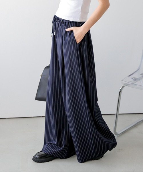 AMELY(エミリー)の「タックワイドイージーパンツ(その他パンツ・レディース・ネイビー/ベージュ/ブラック・M/L)」の12枚目の写真