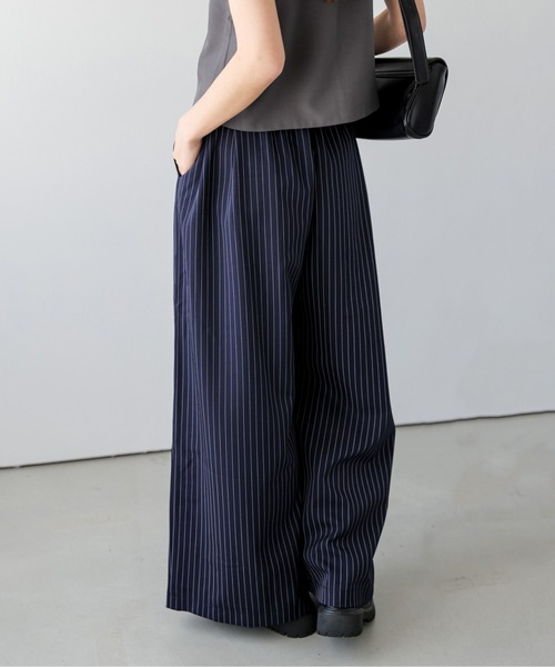 AMELY(エミリー)の「タックワイドイージーパンツ(その他パンツ・レディース・ネイビー/ベージュ/ブラック・M/L)」の16枚目の写真