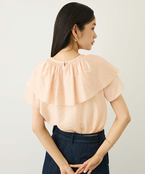 ROPE'(ロペ)の「【WEB限定カラー】Vネックフリル半袖ブラウス(無地・ピンストライプ)/イージーケア(シャツ/ブラウス・レディース・ピンク/ホワイト系その他/ブルー/ブラック・FREE)」の11枚目の写真