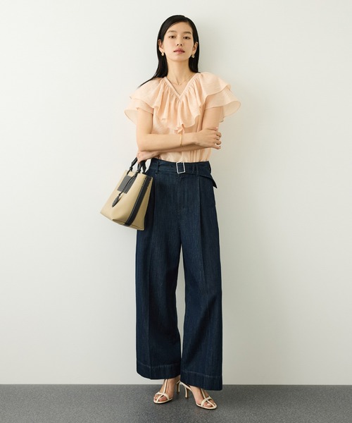 ROPE'(ロペ)の「【WEB限定カラー】Vネックフリル半袖ブラウス(無地・ピンストライプ)/イージーケア(シャツ/ブラウス・レディース・ピンク/ホワイト系その他/ブルー/ブラック・FREE)」の12枚目の写真