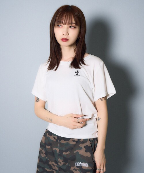 Subciety（サブサエティ）の「Baby tee（Tシャツ/カットソー・レディース・ブラック/ホワイト・MEDIUM/SMALL）」の12枚目の写真