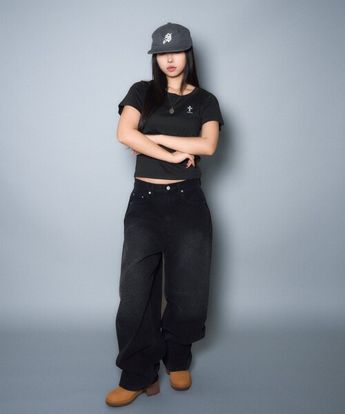 Subciety（サブサエティ）の「Baby tee（Tシャツ/カットソー・レディース・ブラック/ホワイト・MEDIUM/SMALL）」の19枚目の写真