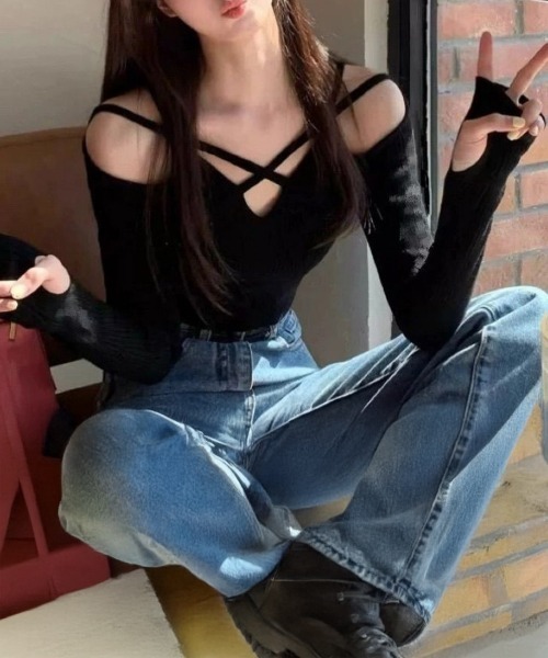 Miniministore（ミニミニストア）の「オフショルダーTシャツ クロスストラップ（Tシャツ/カットソー・レディース・ブラック・M/L）」の3枚目の写真