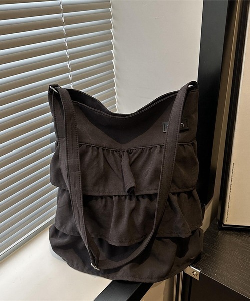 VIBGYOR(ヴィブジョー)の「Mignonjour/ティアードフリルトートバッグ M2932(トートバッグ・レディース・アイボリー/ブラック/ピンク/ブルー/グレー・FREE)」の2枚目の写真