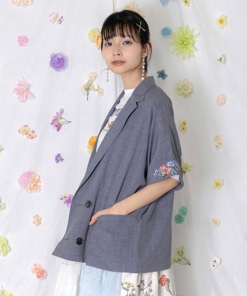 ScoLar（スカラー）の「162607：花ネコ刺繍入り半袖ジャケット（テーラードジャケット・レディース・グレー/アイボリー・M）」の5枚目の写真